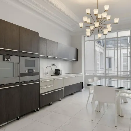 The Parisian Beauty - Ultra Luxury *