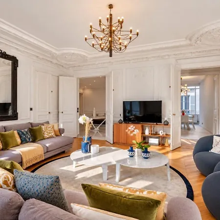 The Parisian Beauty - Ultra Luxury *